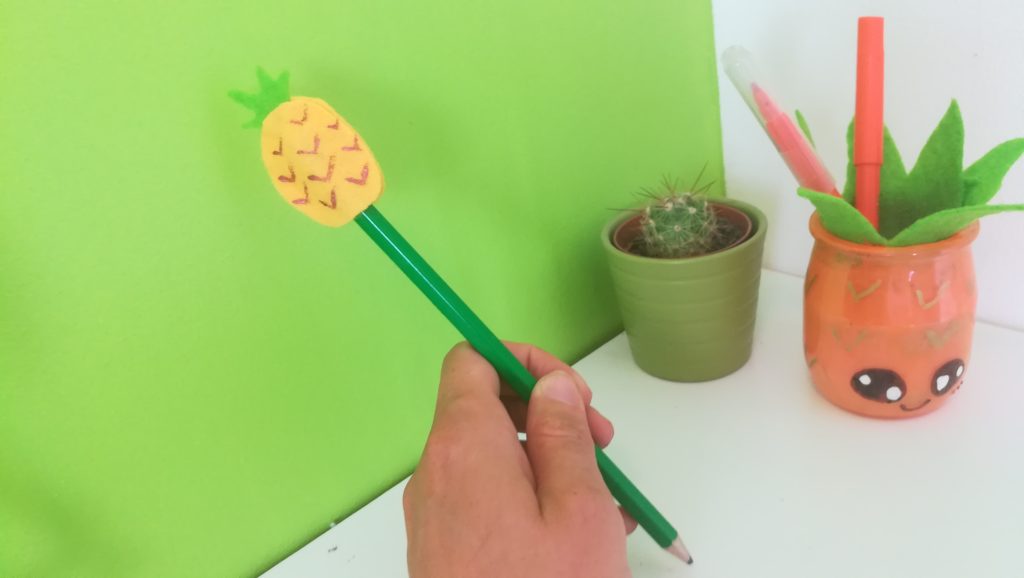 décoration pour stylo ananas