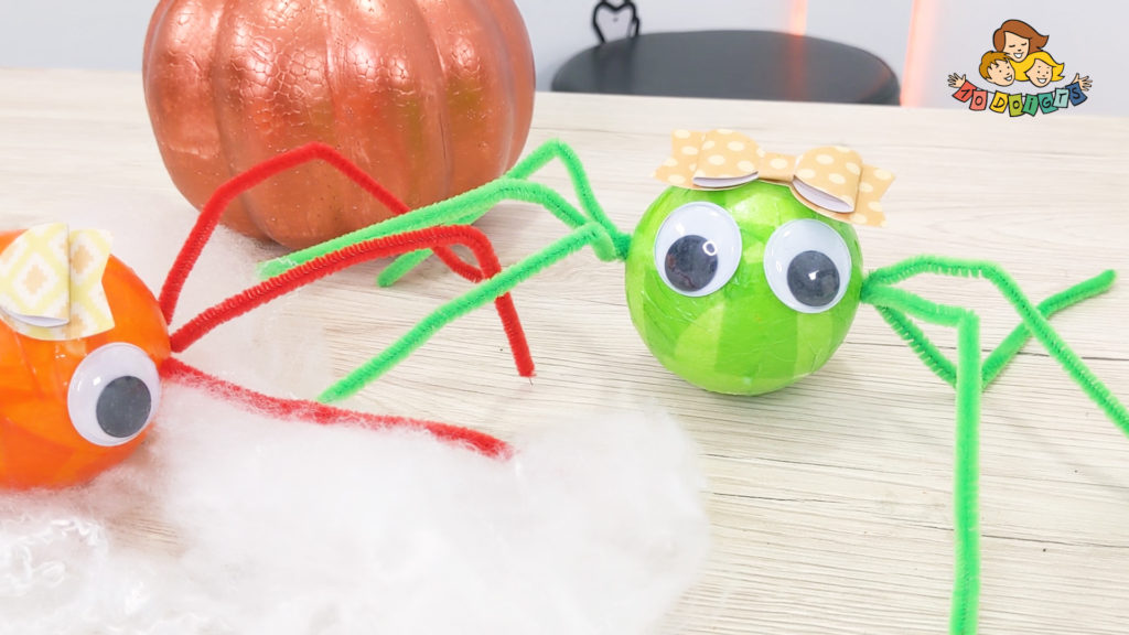 3 activités manuelles d'halloween avec 10 doigts : araignée